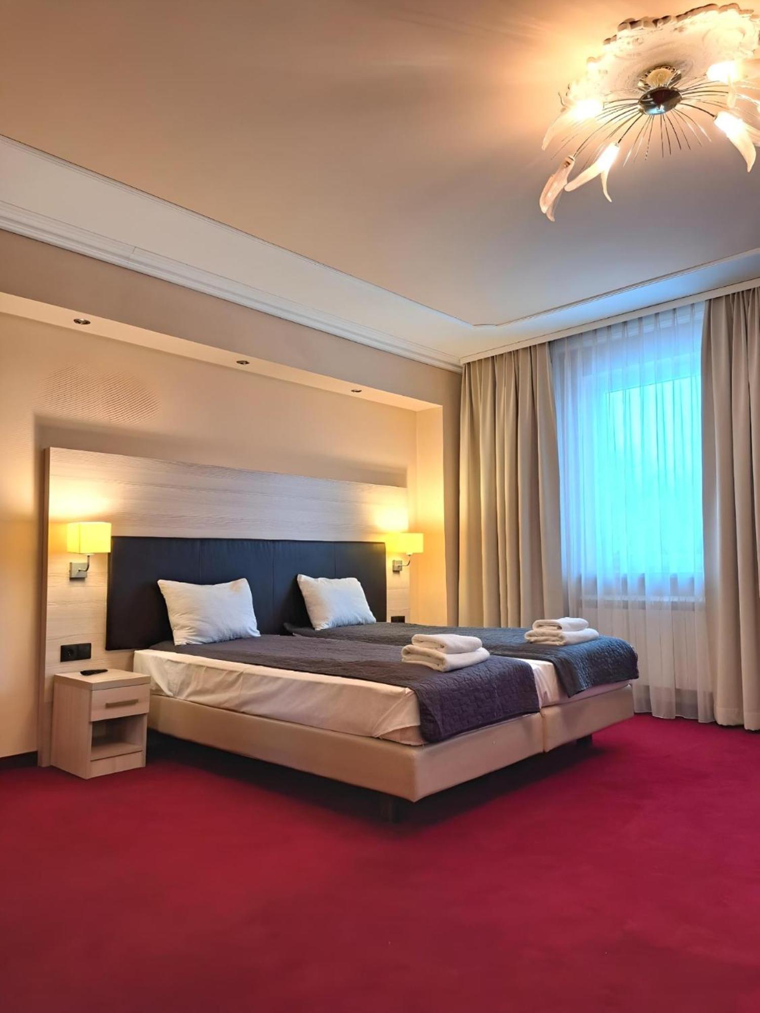 สปา โฮเต็ล กลอเรีย Hotel แชมิตช์ ภายนอก รูปภาพ